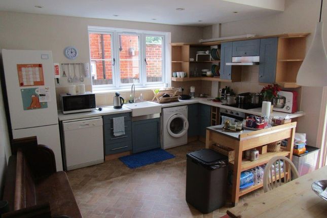 47, Highfield Crescent, Southampton photo 3