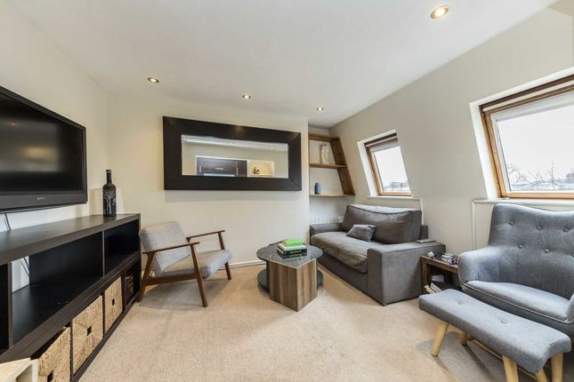 Flat for sale in Cromwell Grove, London