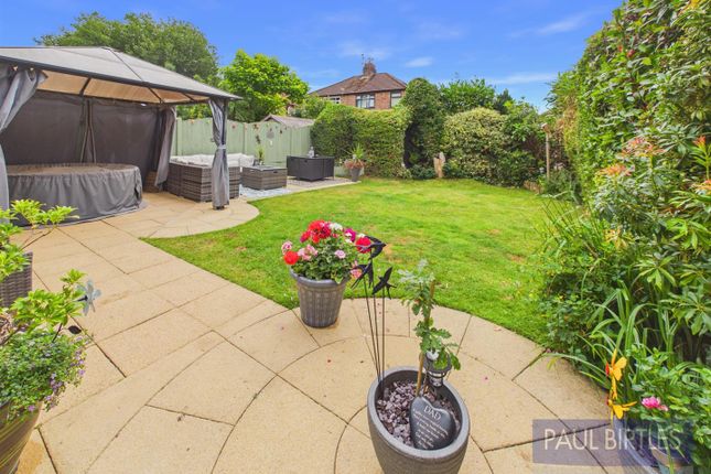 4, Falmouth Avenue, Trafford photo 2