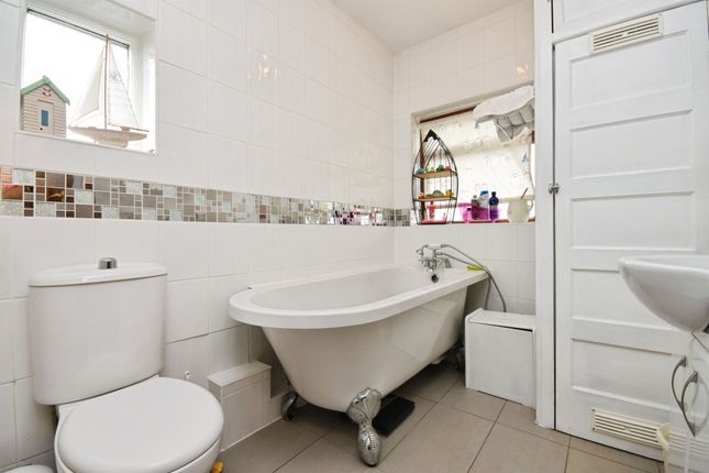 43, Loftin Way, Chelmsford photo 4