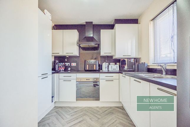 30, Horseshoe Drive, Chorley photo 3