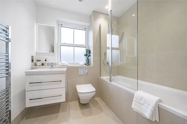 Town house for sale in Guildford, Surrey
