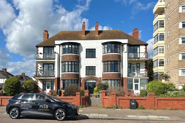 Thumbnail Flat to rent in Welbeck Court, Kingsway, Hove