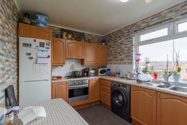 Terraced house to rent in Backhold Drive, Halifax