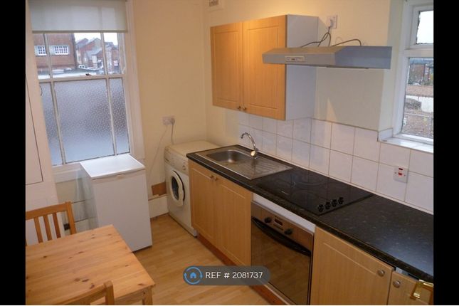 Thumbnail Flat to rent in Clarendon Park, Leicester