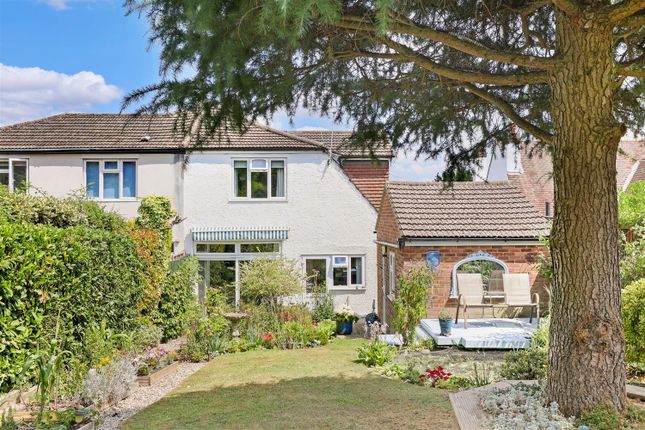 31, Dukes Avenue, Theydon Bois photo 2
