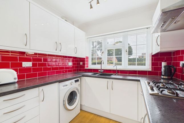 22b,, Franklin Avenue, Tadley photo 2