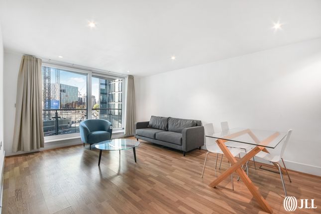 1-bed flat on 790, Kestrel House, 2, St. George Wharf, London, £450,000