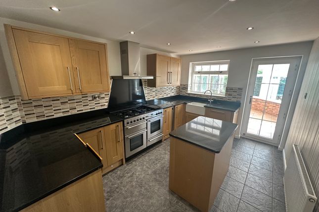 Stratford Way, Bramley, Rotherham photo 2