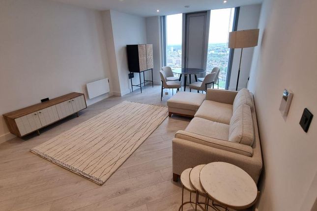 Flat 3306, Vista River Gardens, 1 Trinity Way, Manchester photo 2