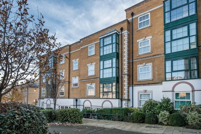 2-bed flat on Apartment 6, Raleigh House, Cowes, £950/mo