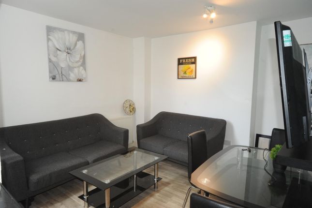 Living Room.Jpg