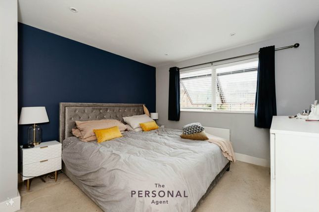 Capitol Square, Epsom photo 3