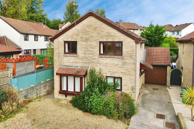 54, Herbert March Close, Cardiff photo 2