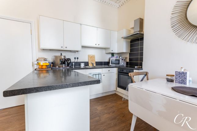 Flat 2, Buckingham House Wellington Street, Cheltenham photo 3