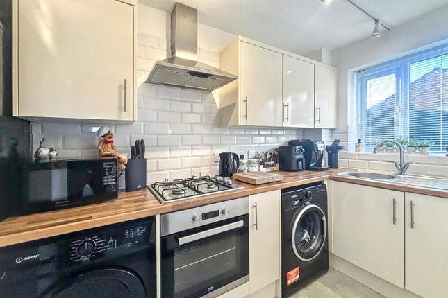 34, Mendip Avenue, Eastbourne photo 3
