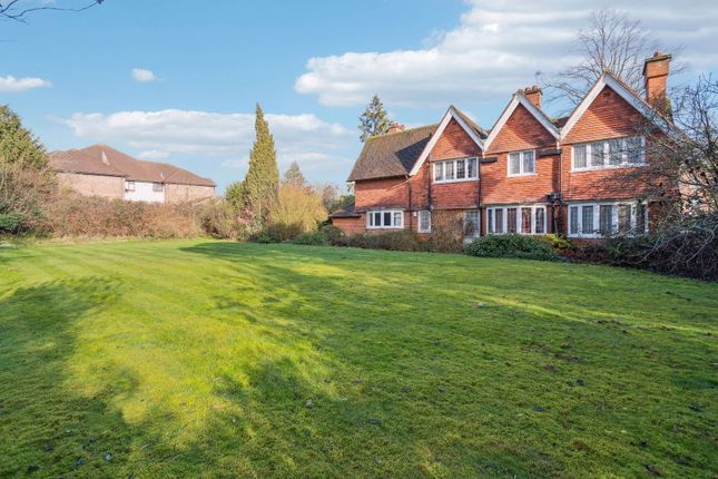 7,Red Cottage, Dene Road, Northwood photo 2