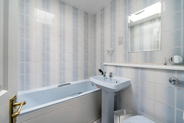 14, Maple Mews, London photo 4