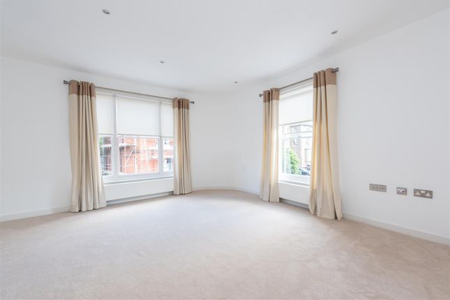 Flat to rent in Kings Road, Richmond