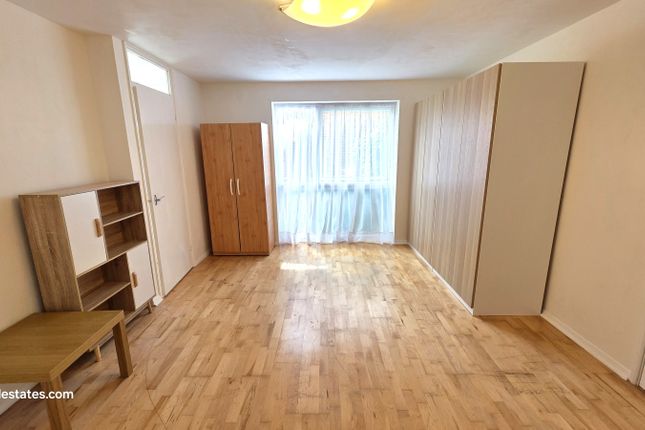 315 Shurland Avenue, BARNET photo 5