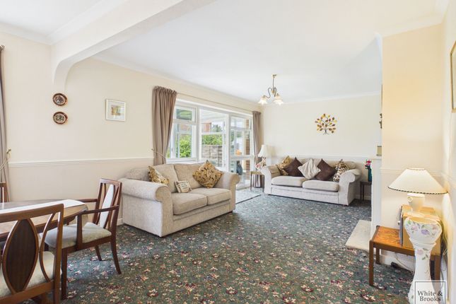 29 Churchill Avenue, Bognor Regis photo 2