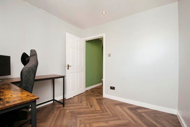 Flat for sale in Glenmore Place, Glasgow