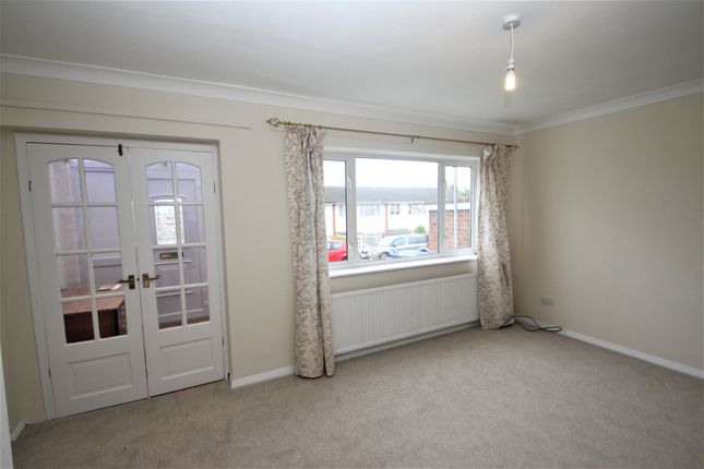 Terraced house to rent in Penshurst Road, Maidenhead