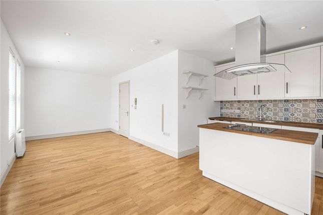 Flat 8, 19, Wavertree Road, London photo 2