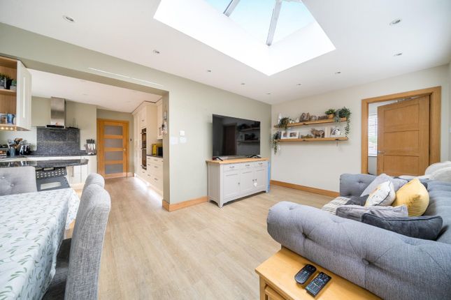 2, Sovereign Lane, Waterlooville photo 3