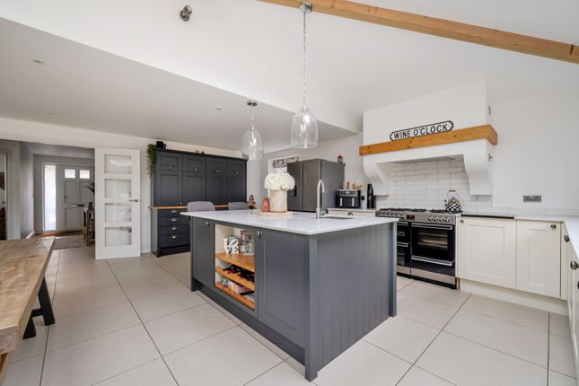 1, Spring Lane West, Farnham photo 2