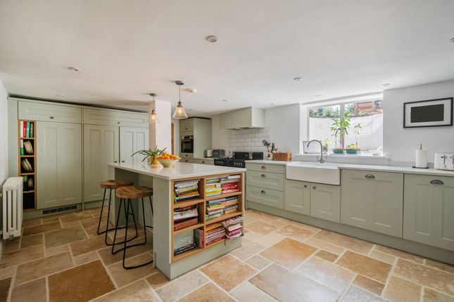 65, Baker Street, Berkshire photo 4