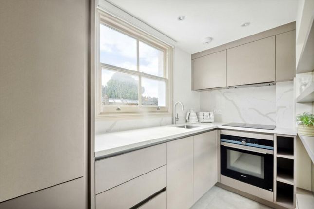 Flat to rent in Ovington Square, London, 1