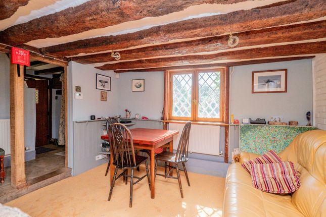 2 Thatch Cottages,, Water Lane, Faversham photo 5