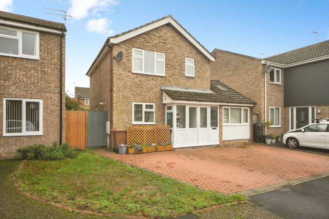 3-bed detached on Woodside Close, Bury St. Edmunds, £325,000