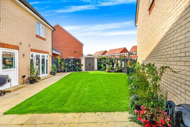 2, Hyacinth Drive, Dunmow photo 4