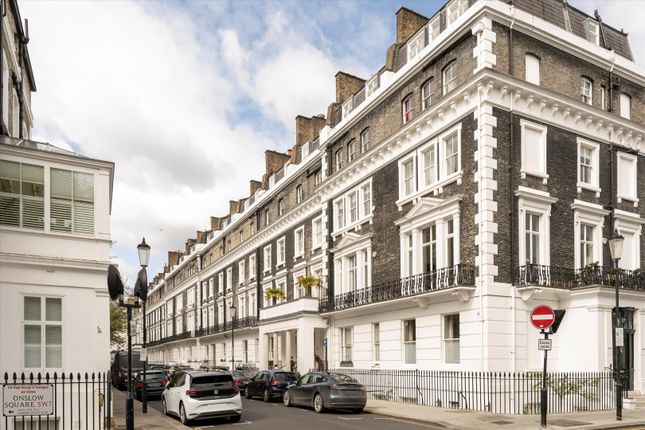 Thumbnail Flat for sale in Onslow Square, London