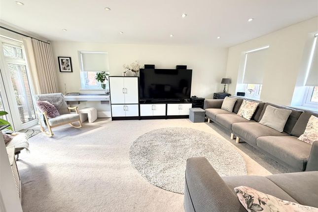 17, Rose Drive, Norwich photo 3