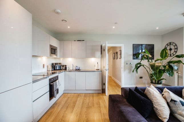 Flat for sale in 85 Plough Lane, Wimbledon