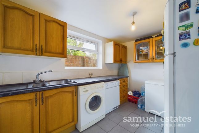 End terrace house to rent in Green Lane, Norbury