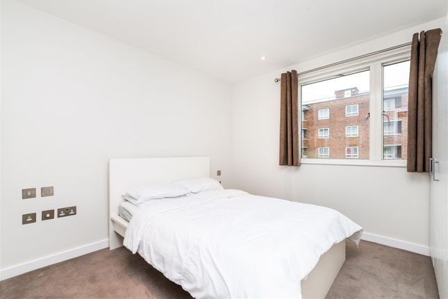 Flat to rent in Abbey Road, St Johns Wood, London