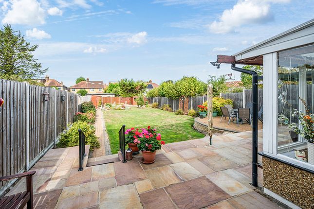 11, Newbolt Avenue, Sutton photo 4