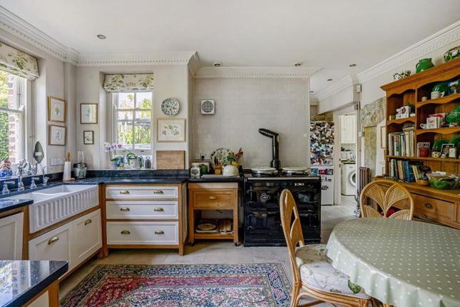 De Vaux Lodge, 8 St. Nicholas Road, Salisbury photo 4