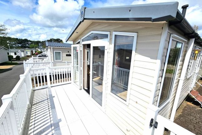 Thumbnail Mobile/park home for sale in Rockley Park, Harbour View, Poole