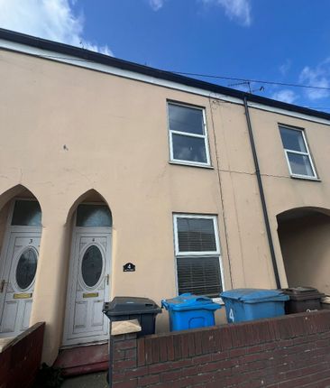 Thumbnail Terraced house to rent in North View, West Carr Lane, Hull