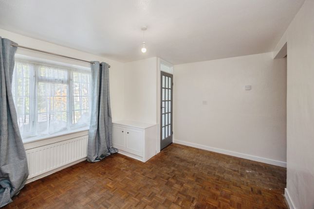 44, London Road, Waterlooville photo 3