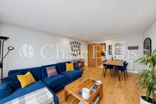 Studley Court, Canary Wharf photo 4