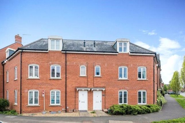 Thumbnail Flat for sale in Dydale Road, Swindon, Wiltshire
