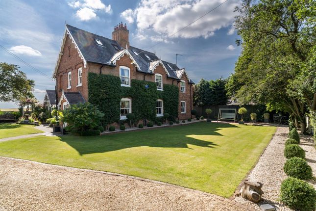 Thumbnail Detached house for sale in Sand Barn Lane, Snitterfield, Stratford-Upon-Avon