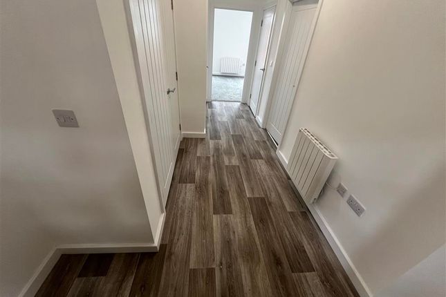 Flat to rent in 142 Horninglow Street, Burton On Trent