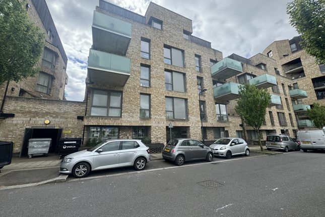 Flat 1 Lucerne Apartments,, Lucerne Apartments, London photo 2